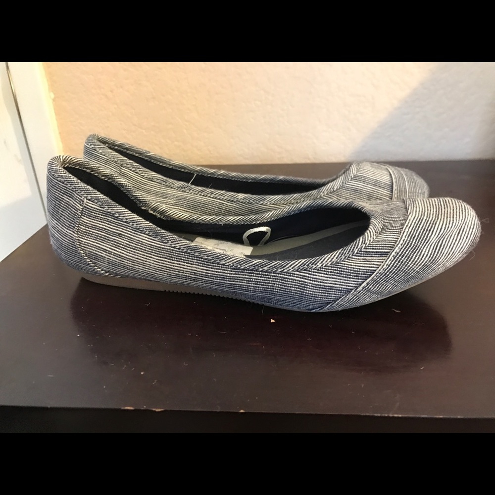 Flats - Picture 2 of 2